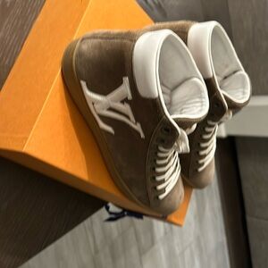 Men’s size 9 LV Suede high top shoes
